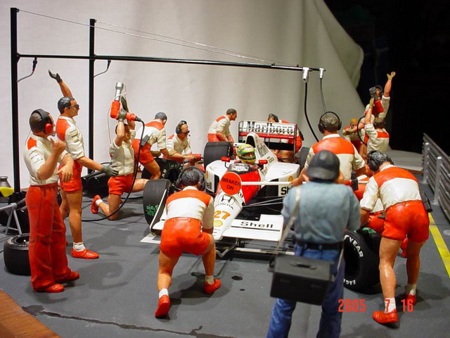 PIT STOP MCLAREN 4/5B