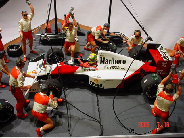 PIT STOP MCLAREN 4/5B