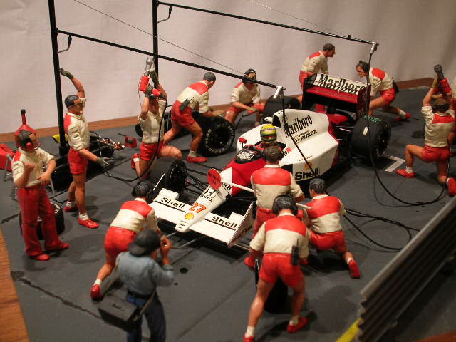 PIT STOP MCLAREN 4/5B