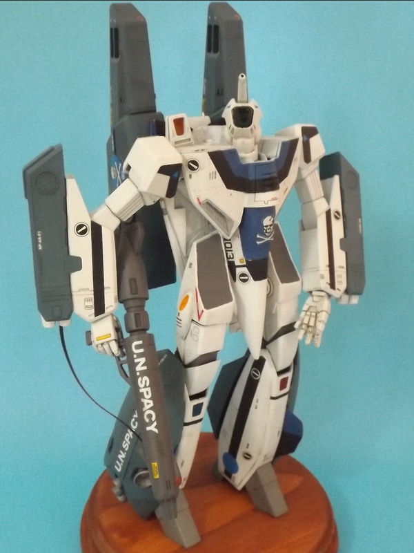 VF-1A SUPER BATTROID VALKYRIE