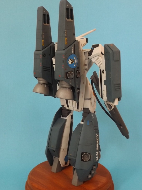 VF-1A SUPER BATTROID VALKYRIE