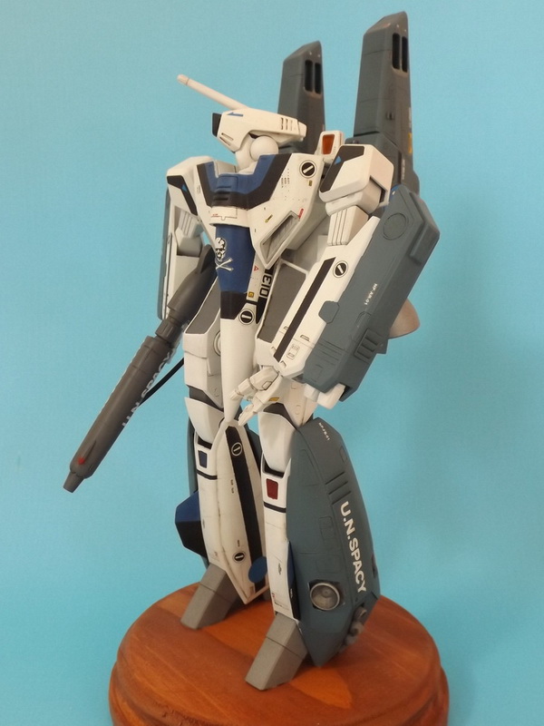 VF-1A SUPER BATTROID VALKYRIE